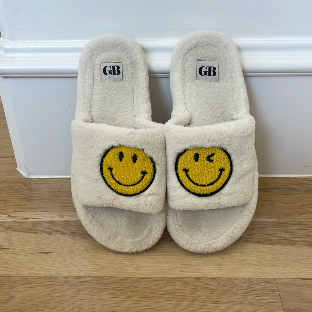 Soft and fuzzy slippers - size 10